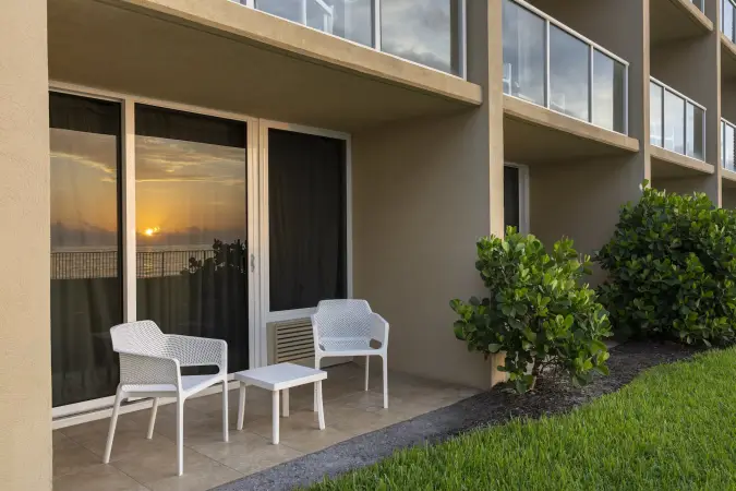 Image for room KOFS - obivero_kofs_kingsuiteoceanfront_balconysunrise_01.webp