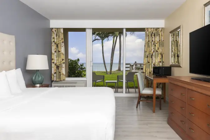 Image for room KOFS - obivero_kofs_kingsuiteoceanfront_bedroom 