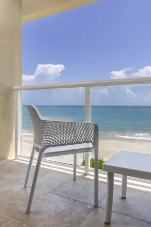 Image for room QOF - obivero_qof_2queenoceanfront_balcony_01.webp