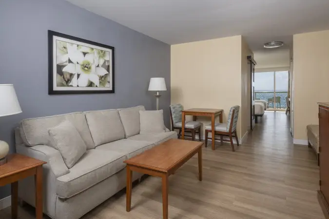 Image for room QOFS - obivero_qofs_2queensuiteoceanfront_livingroom 