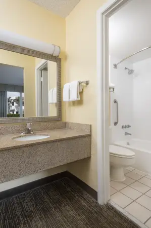 Image for room QSD - obivero_qsd_queenstandardview_bathroom 